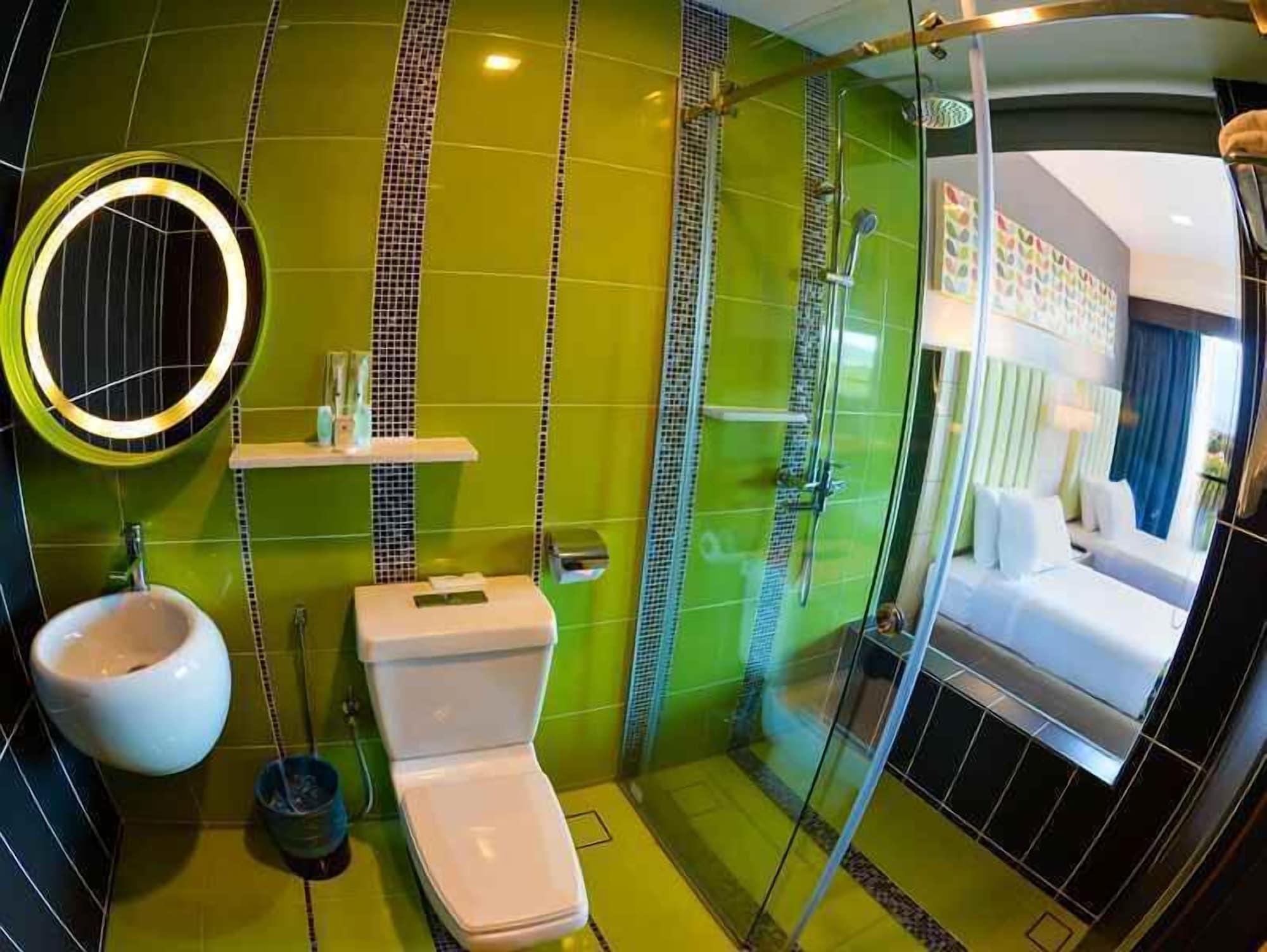 Mega View Hotel Kuantan Extérieur photo