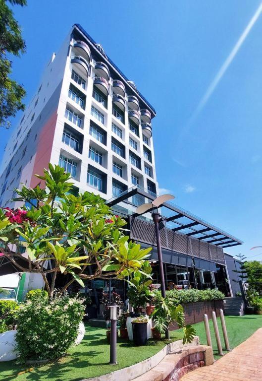 Mega View Hotel Kuantan Extérieur photo