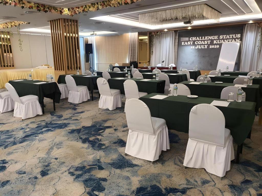 Mega View Hotel Kuantan Extérieur photo