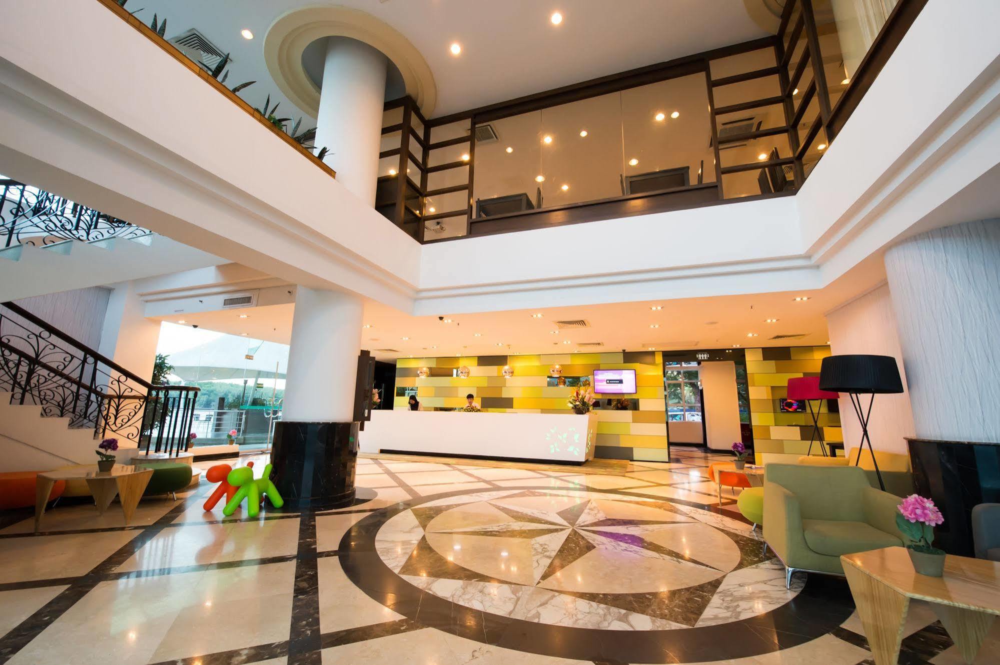 Mega View Hotel Kuantan Extérieur photo